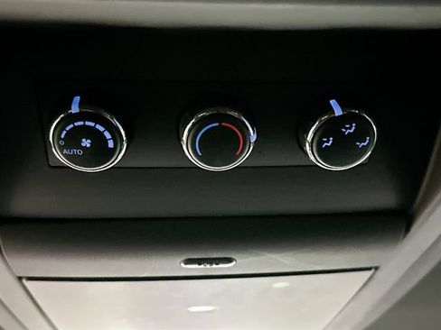 Used 2016 Dodge Grand Caravan R/T w/ Driver Convenience Group FWD image 26