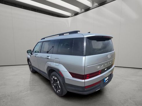 Used 2025 Hyundai Santa Fe SEL FWD image 3