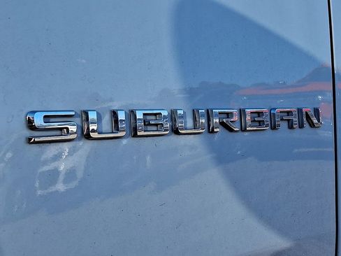 Used 2023 Chevrolet Suburban High Country image 5