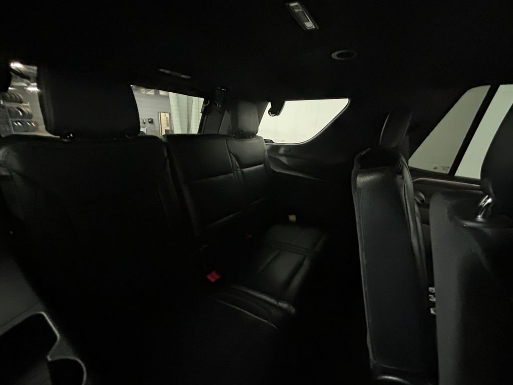 Used 2024 Chevrolet Tahoe LS RWD image 17