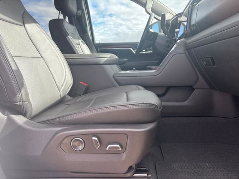 Used 2024 GMC Sierra 2500 Denali w/ Denali Reserve Package image 31