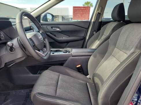 Used 2025 Nissan Rogue SV image 25