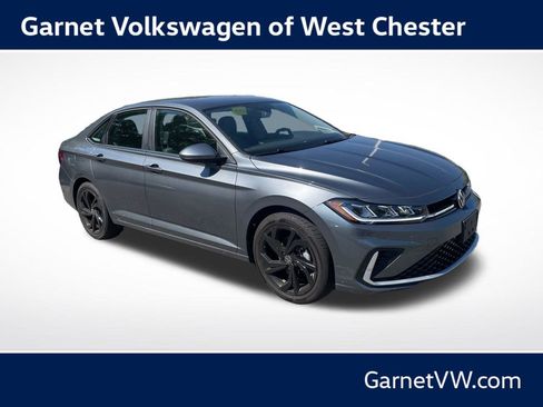 Certified 2025 Volkswagen Jetta SE w/ Black Wheel Package FWD image 7