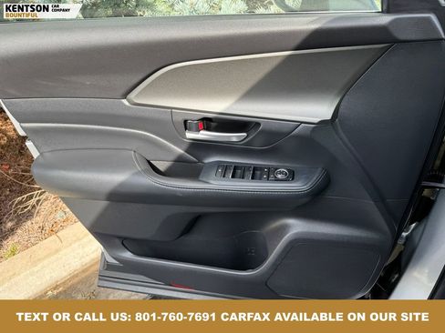 Used 2025 Toyota Grand Highlander AWD image 21