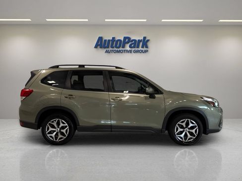 Used 2020 Subaru Forester Premium w/ Popular Package #1 AWD/4WD image 8