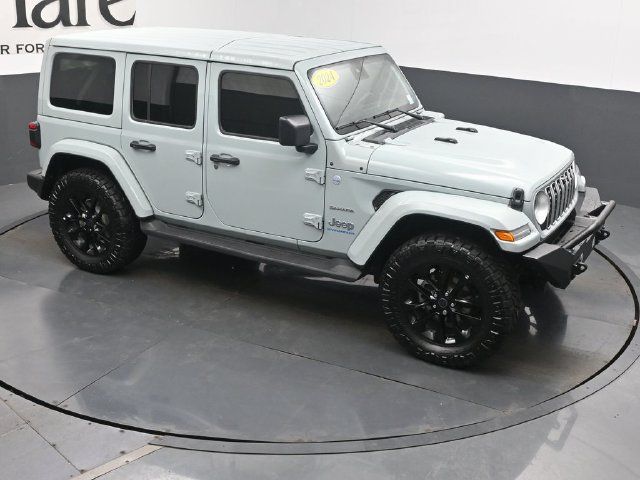 Used 2024 Jeep Wrangler Unlimited Sahara w/ Technology Group AWD/4WD image 43