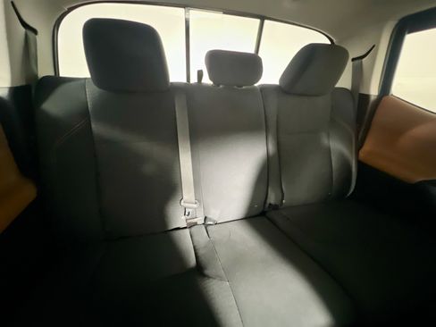 Used 2019 Toyota Tacoma SR5 image 32