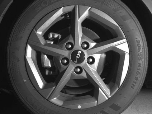 Used 2025 Kia K4 LXS image 12