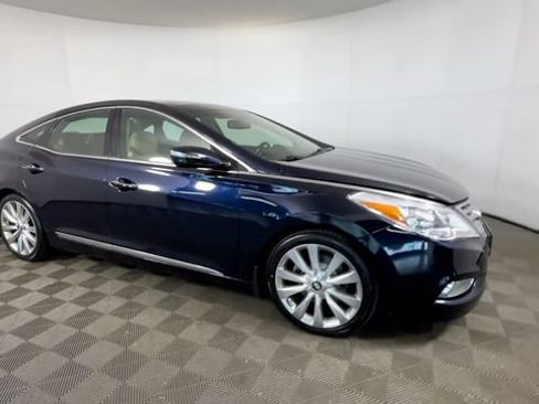Used 2012 Hyundai Azera w/ Technology Pkg FWD image 2