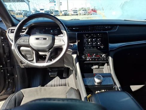 Used 2022 Jeep Grand Cherokee L Laredo image 19