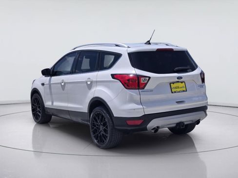 Used 2019 Ford Escape Titanium w/ U9j03 - Titanium Tow Package AWD/4WD image 8