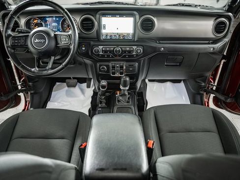 Used 2021 Jeep Gladiator Willys image 24