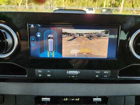 Used 2025 Mercedes-Benz Sprinter 2500 image 14