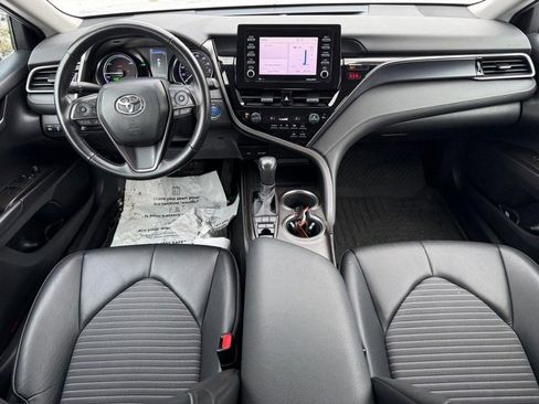 Used 2022 Toyota Camry SE image 13