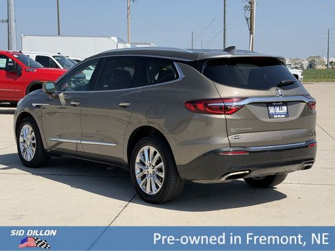 Used 2020 Buick Enclave Premium AWD/4WD image 7