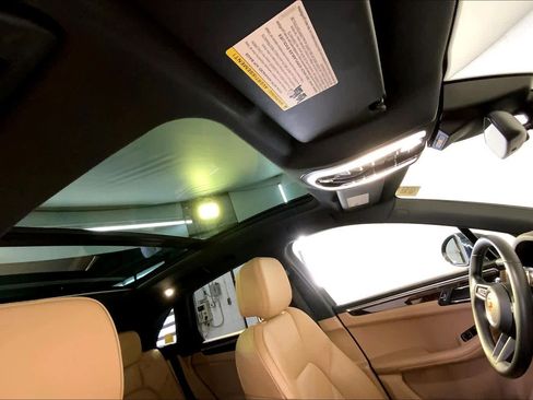 Used 2022 Porsche Macan S image 20