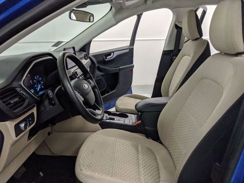 Used 2021 Ford Escape SE w/ Cold Weather Package image 17