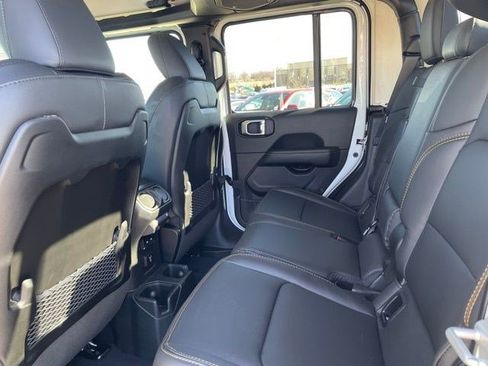 New 2026 Jeep Gladiator Sport AWD/4WD image 12