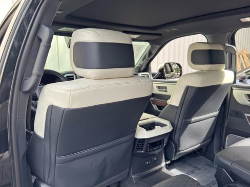 Used 2023 Toyota Sequoia Capstone AWD/4WD image 40