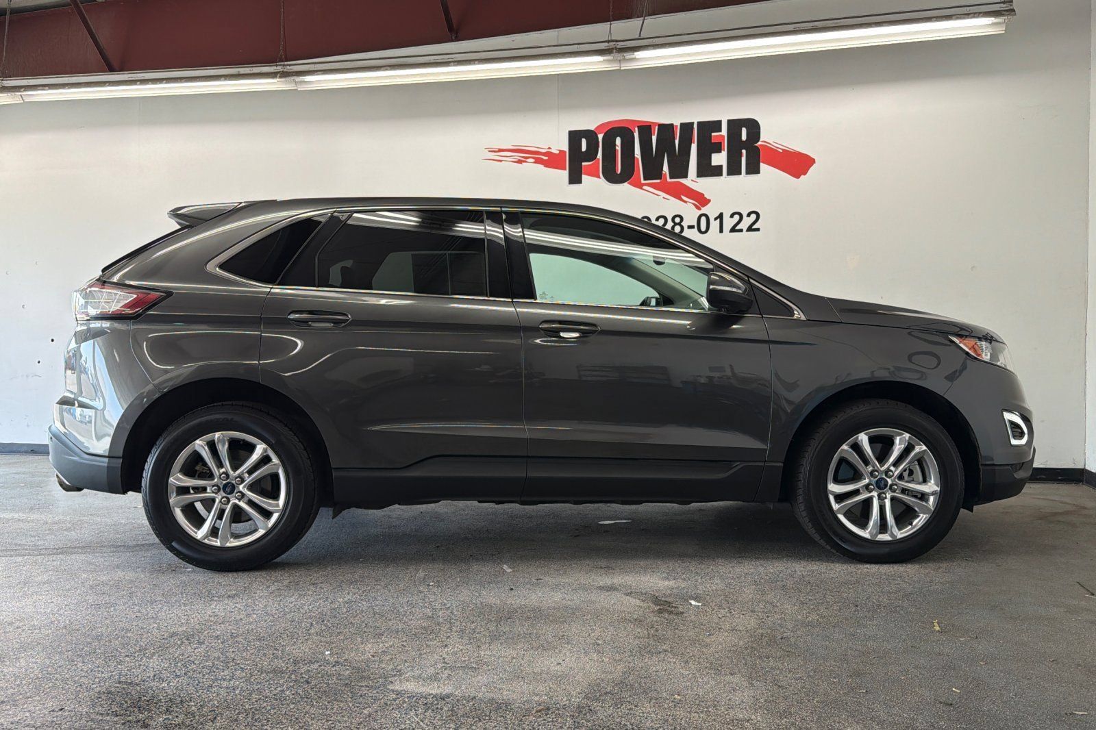 Used 2018 Ford Edge SEL w/ Equipment Group 201A AWD/4WD image 2