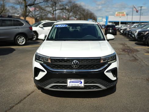 Used 2022 Volkswagen Taos SE AWD/4WD image 3
