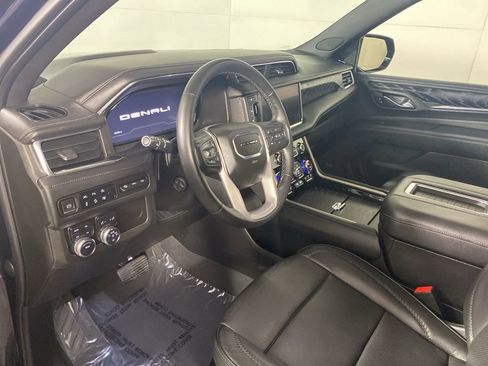 Used 2023 GMC Yukon Denali image 11