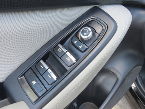 Used 2020 Subaru Forester Premium image 27