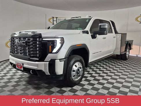 Used 2025 GMC Sierra 3500 Denali Ultimate AWD/4WD image 8