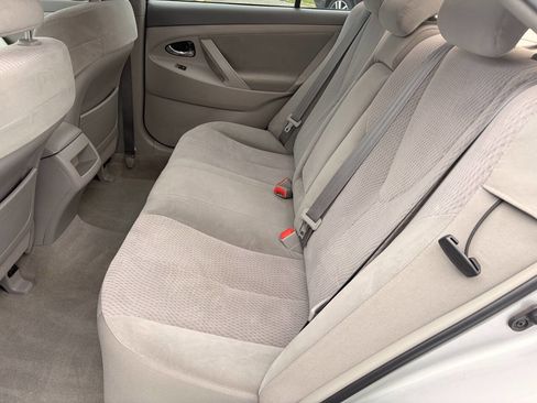 Used 2010 Toyota Camry LE image 18