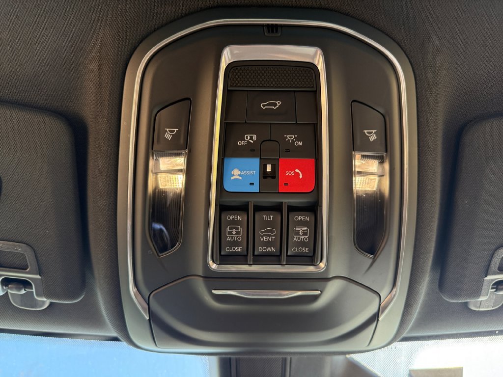 Used 2026 Jeep Grand Cherokee Limited AWD/4WD image 47