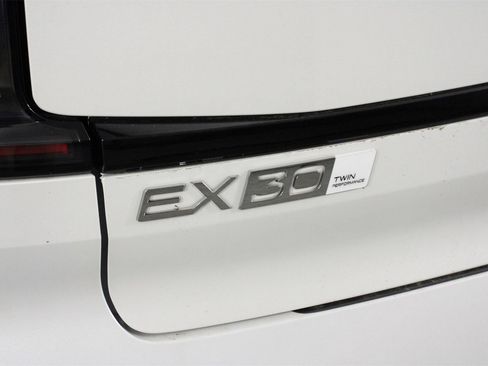 New 2025 Volvo EX30 Plus w/ Protection Package Premier image 15
