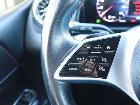 Used 2024 Mercedes-Benz GLB 250 image 17