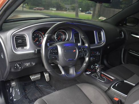 Used 2019 Dodge Charger Scat Pack RWD image 14