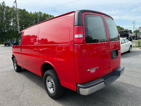 Used 2022 Chevrolet Express 2500 w/ Driver Convenience Package RWD image 8
