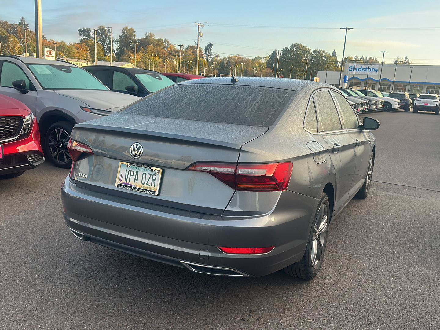 Used 2019 Volkswagen Jetta R-Line w/ R-Line Cold Weather Package FWD image 4