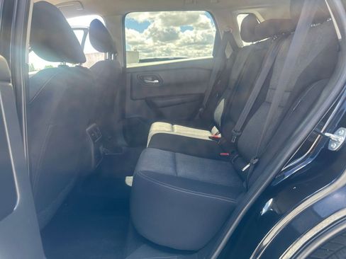 Used 2024 Nissan Rogue SV image 28