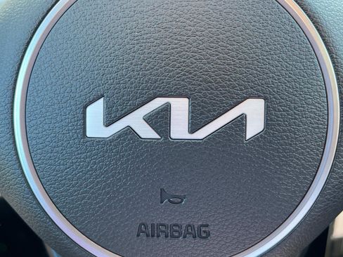 New 2025 Kia Sportage LX image 25