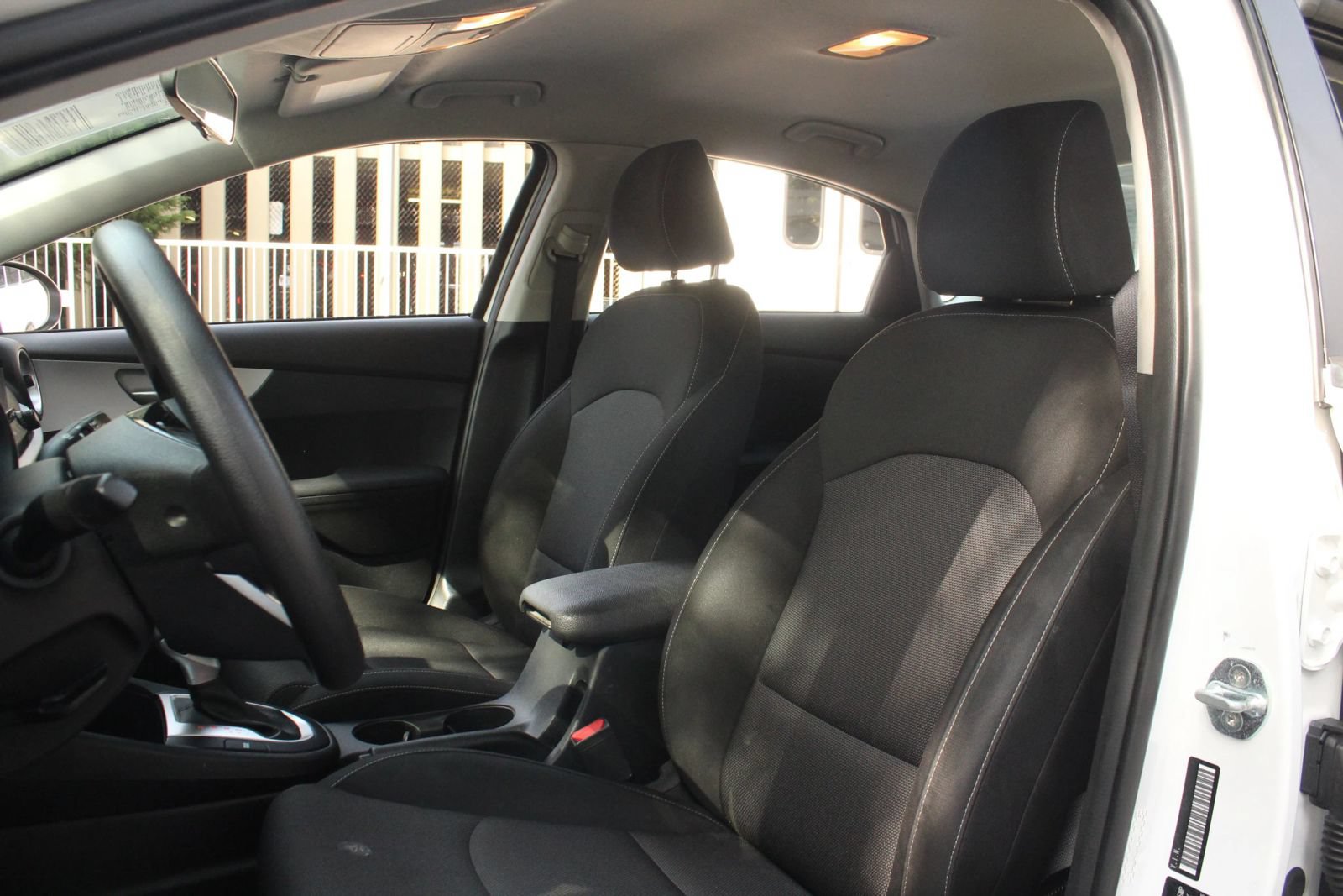 Used 2022 Kia Forte LXS FWD image 15