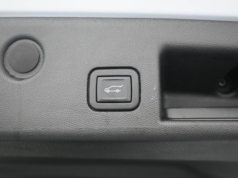 Used 2023 Chevrolet Equinox RS FWD image 27