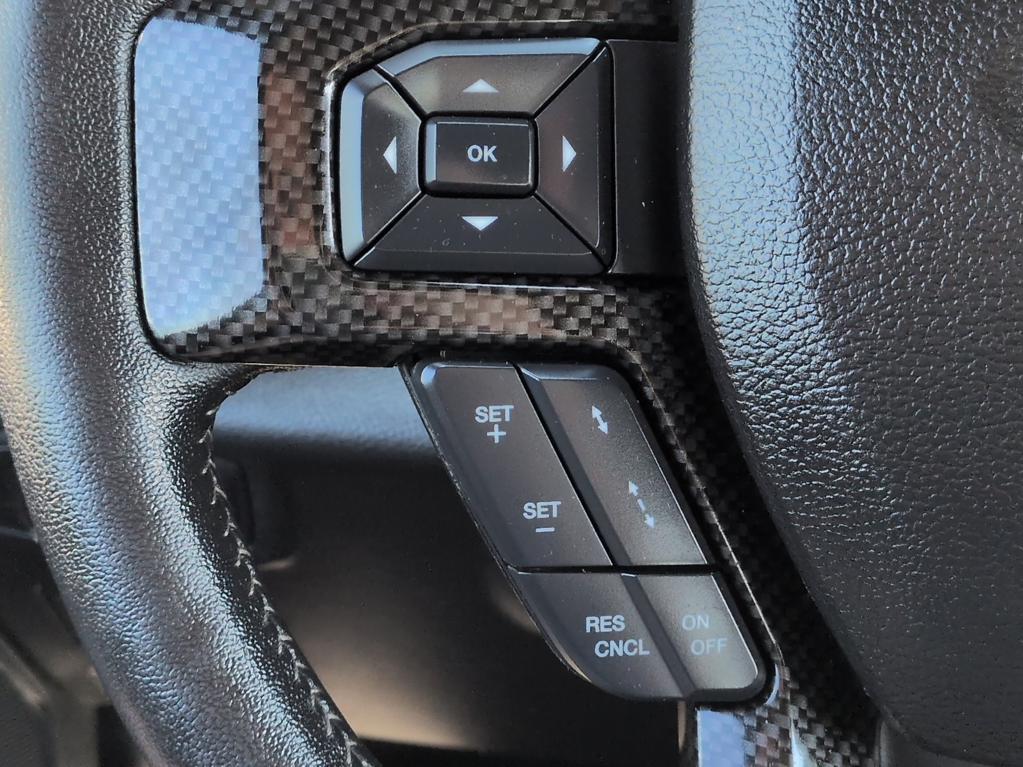 Used 2020 Ford F350 Lariat w/ Lariat Ultimate Package AWD/4WD image 24