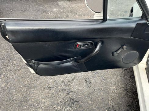 Used 1994 MAZDA MX-5 Miata M-Edition image 18