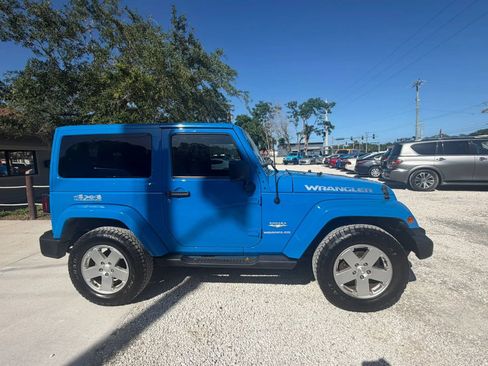 Used 2011 Jeep Wrangler Sahara AWD/4WD image 3