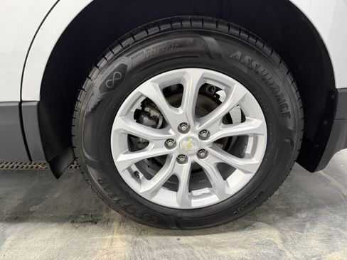 Used 2020 Chevrolet Equinox LT w/ Driver Convenience Package AWD/4WD image 24