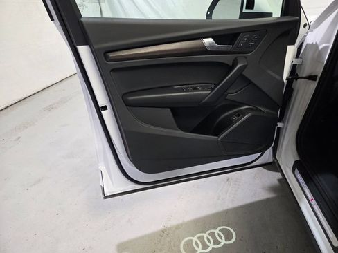 Used 2023 Audi Q5 2.0T Premium w/ Convenience Package AWD/4WD image 16