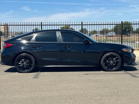 Used 2023 Honda Civic Sport image 3