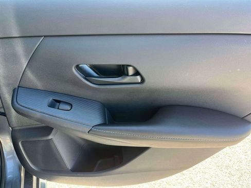 Used 2025 Nissan Sentra S FWD image 7