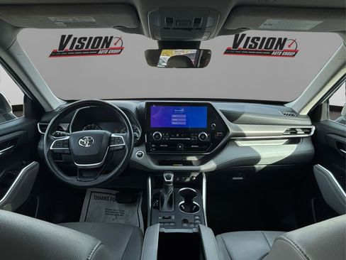Used 2023 Toyota Highlander XLE image 29