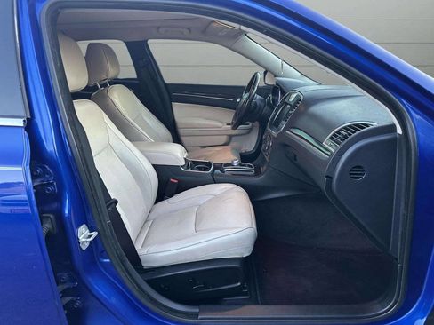 Used 2018 Chrysler 300 Limited image 20