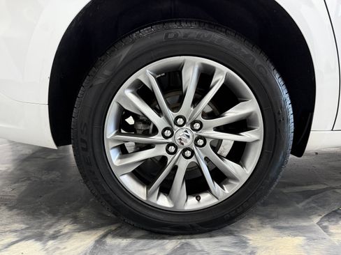 Used 2023 Buick Enclave Avenir image 34