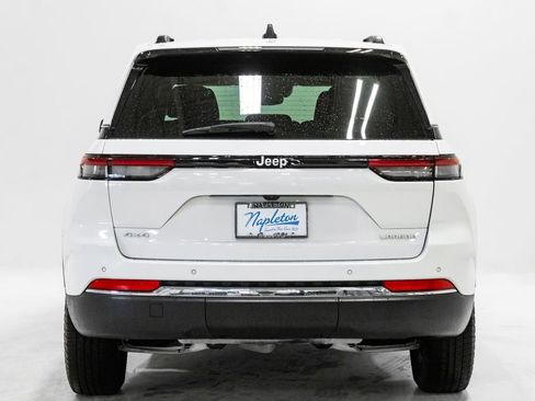 Used 2024 Jeep Grand Cherokee Laredo w/ Luxury Tech Group I image 24